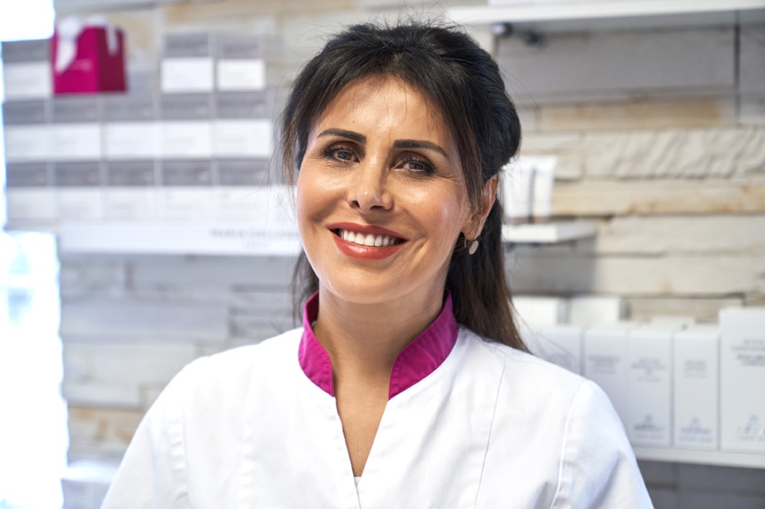 Afsaneh Yari, Kosmetikerin, in ihrem Studio in der Stollstraße in Rosenheim.